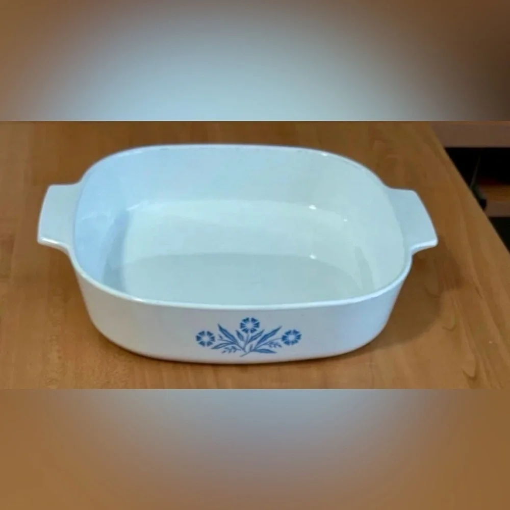 Vintage Corning ware cornflower blue casserole dish 9 3/4 x 9 3/4 glassware